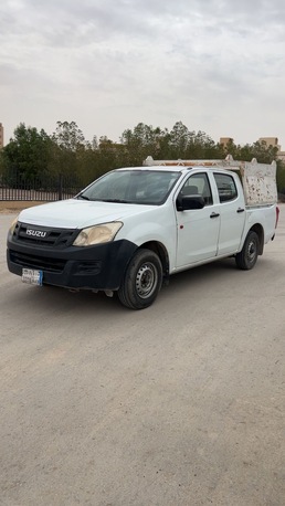 Riyadh, Vehicles, Cars & Trucks , SAR 33000,  Isuzu D-MAX,  2016,  Automatic,  400000 KM,