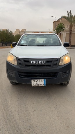 Riyadh, Vehicles, Cars & Trucks , SAR 33000,  Isuzu D-MAX,  2016,  Automatic,  400000 KM,