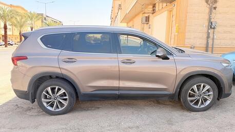Riyadh, Vehicles, Cars & Trucks , SAR 65000,  Hyundai Santafe (4 Cylinder),  2019,  Automatic,  142200 KM,  Complete Genuine Car Maintained At Hyundai Agency From 5000 Km To 140000 Km