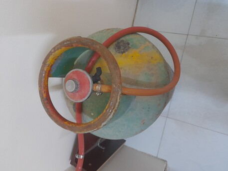 East Riffa, Household Items, BHD 22,  Gas Cylinder With Regulator And Hose For Sale