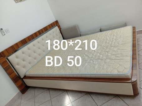 Manama, Furniture, BHD 120,  Expart Leaving Country