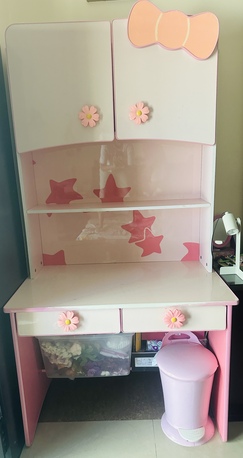 Juffair, Furniture, BHD 15,  Kids Study Table For Throwaway Price!!!