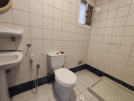 Gudaibiya, Apartments, Flats, Houses & Villas, BHD 150/year,  1 BR,  Gudaibiya:- Groundfloor 1Bhk Flat On Rent With Unlimited Ewa..