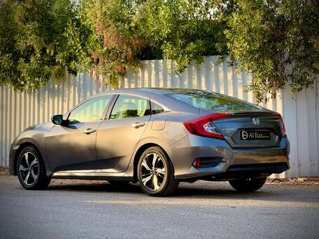 Manama, Vehicles, Cars & Trucks , BHD 4550,  HONDA CIVIC,  2019,  Automatic,  17000 KM,    MODEL WITH VERY-WELL MAINTAINED CAR