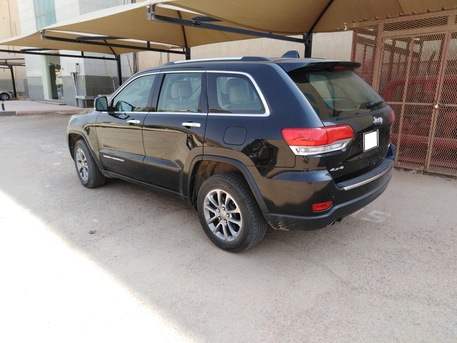 Riyadh, Vehicles, Cars & Trucks , SAR 40000,  Jeep Grand Cherokee Limited,  2015,  Automatic,  239000 KM,  Jeep Grand Cherokee Good Conditions