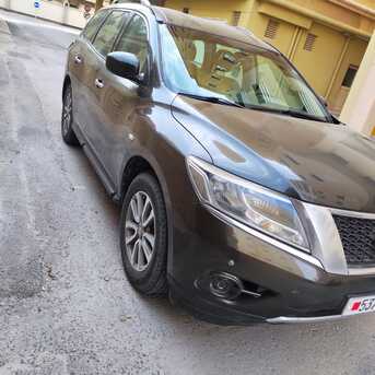 Juffair, Vehicles, Cars & Trucks , BHD 4500,  Nissan Pathfinder,  2015,  Automatic,  144000 KM,