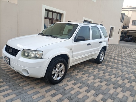 Hidd, Vehicles, Cars & Trucks , BHD 1000,  Ford Escape,  2005,  Automatic,  215000 KM,    Good Condition For Daily Using