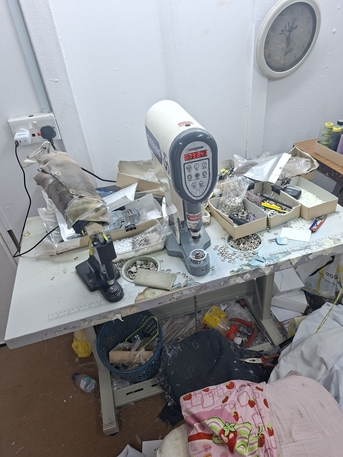 Olaya, Jobs, Kanch Batan