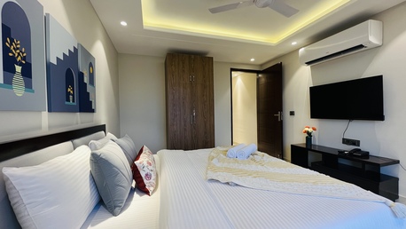 Gurgaon, Apartments, Flats, Houses & Villas, INR 3000/day,  Furnished,  Studio,  350 Sq. Feet,  Studio Apartment DLF Gurgaon