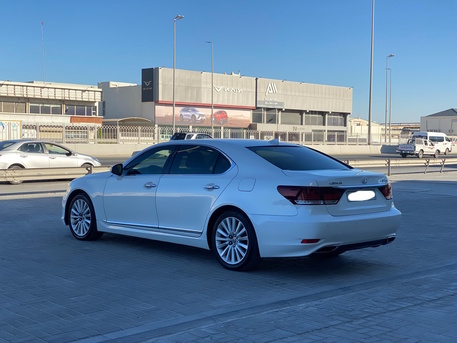 Manama, Vehicles, Cars & Trucks , BHD 7900,  Lexus LS 460,  2014,  Automatic,  185900 KM,  Lexus LS-460  (White)