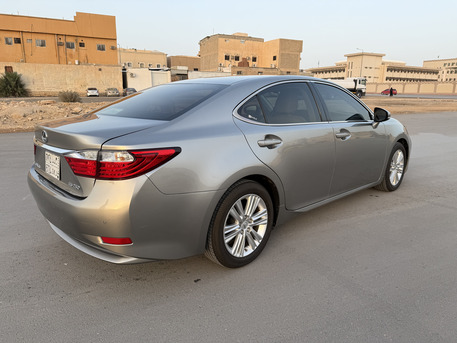 Al Urayja, Vehicles, Cars & Trucks , SAR 72000,  Lexus ES 250,  2015,  Automatic,  168 KM,  Lexus ES250