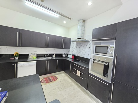 Juffair, Apartments, Flats, Houses & Villas, BHD 400/month,  Furnished,  2 BR,  Extremely Spacious | Naturally Well-Lit | Luxury | Family Building | Near Ramez
