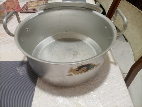 Dammam, Appliances, SAR 100,  Electric Oven And Large Cooking Pot For Sale