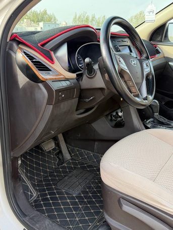 Rabigh, Vehicles, Cars & Trucks , SAR 35000,  Hyundai Santa Fe,  2015,  Automatic,  400000 KM,
