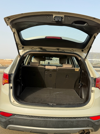 Rabigh, Vehicles, Cars & Trucks , SAR 35000,  Hyundai Santa Fe,  2015,  Automatic,  400000 KM,