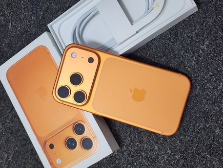 Al Rahmaniyah, Mobile Phones, SAR 4150,  IPhone 17 Pro 256gb Cosmic Orange