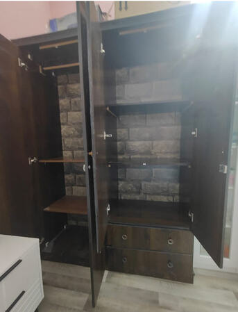 Al Aziziyah, Household Items, SAR 500,  4-door Wardrobe With Mirror