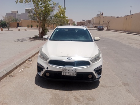 Riyadh, Vehicles, Cars & Trucks , SAR 32000,  Kia Cerato,  2019,  Automatic,  300000 KM,    Good Condition