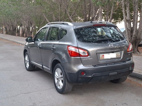 Manama, Vehicles, Cars & Trucks , BHD 1900,  Nissan Qashqai,  2012,  Automatic,  168000 KM,   Full Option Well Maintained Suv For Sale!