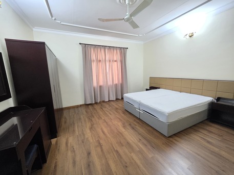 Juffair, Apartments, Flats, Houses & Villas, BHD 400/month,  Furnished,  3 BR,  155 Sq. Meter,  Spacious 3 Bhk Flat | Gas Connection | Balcony | Free Wifi & Hk | Closed Kitchen | Cpr Add