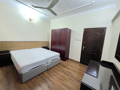 Juffair, Apartments, Flats, Houses & Villas, BHD 400/month,  Furnished,  3 BR,  155 Sq. Meter,  Spacious 3 Bhk Flat | Gas Connection | Balcony | Free Wifi & Hk | Closed Kitchen | Cpr Add