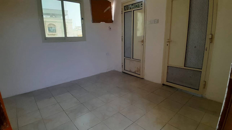 Manama, Apartments, Flats, Houses & Villas, BHD 100/month,  1 BR,  Ras Ruman:- Close To Almoayyed Parking.  Studio Unfurnished Flat On Rent.Bd 100/- With EWA