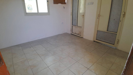Manama, Apartments, Flats, Houses & Villas, BHD 100/month,  1 BR,  Ras Ruman:- Close To Almoayyed Parking.  Studio Unfurnished Flat On Rent.Bd 100/- With EWA