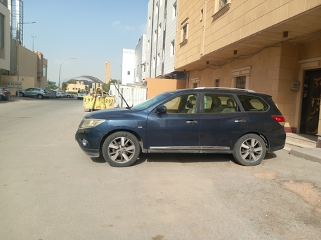 Riyadh, Vehicles, Cars & Trucks , SAR 30000,  Nissan Pathfinder,  2016,  Automatic,  237000 KM,