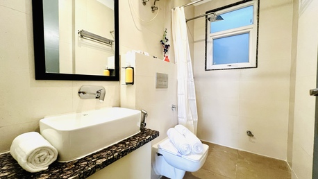 Gurgaon, Apartments, Flats, Houses & Villas, INR 2500/day,  Furnished,  Studio,  290 Sq. Feet,  Deluxe Room With Attched Washroom And Balcony