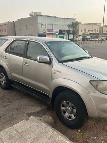 Riyadh, Vehicles, Cars & Trucks , SAR 30000,  Toyota Fortuner,  2011,  Automatic,  612 KM,   For Sale