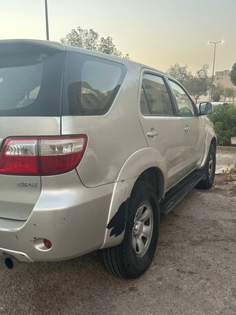 Riyadh, Vehicles, Cars & Trucks , SAR 30000,  Toyota Fortuner,  2011,  Automatic,  612 KM,   For Sale