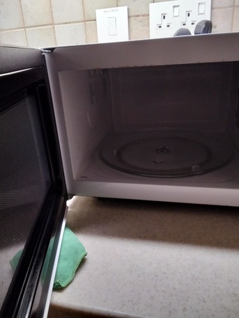 Riyadh, Household Items, SAR 250,  Kenwood Microwave 25 Liter Automatic For Sale