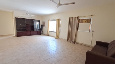 Hoora, Apartments, Flats, Houses & Villas, BHD 200/month,  3 BR,  Unfurnished Flat In Hoora For Family