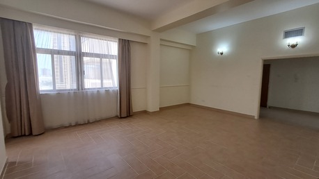Burhama, Apartments, Flats, Houses & Villas, BHD 300/month,  3 BR,  Semi Furnished Flat In Burhama