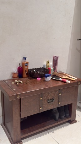 Manama, Furniture, BHD 30,  King Size Bed, Side Tables (vgood Condition) Dining Table For Sale