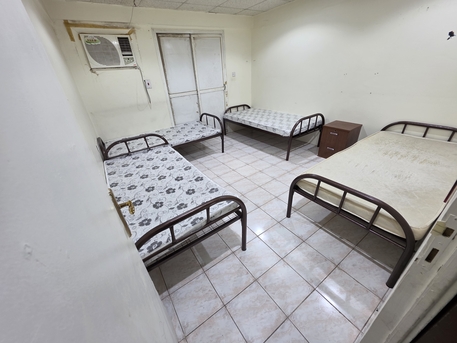 Al Batha, Bedspace For Rent, Sar 3200/month,  Building Khamsa Bedspace Available