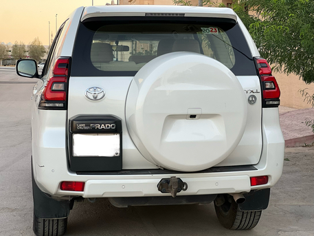 Riyadh, Vehicles, Cars & Trucks , SAR 152,  Toyota Land Cruiser,  2023,  Automatic,  116400 KM,   Prado   V6 TXL In All Original Condition