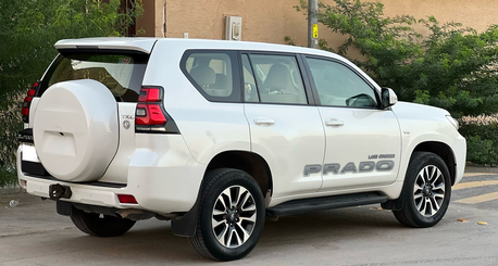 Riyadh, Vehicles, Cars & Trucks , SAR 152,  Toyota Land Cruiser,  2023,  Automatic,  116400 KM,   Prado   V6 TXL In All Original Condition