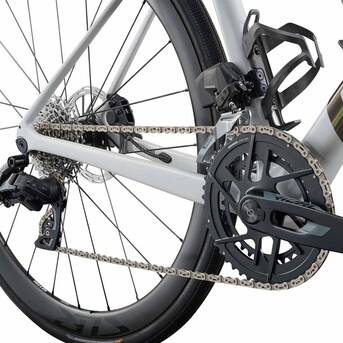 Jakarta, Bicycles, IDR 60673850,  2026 Giant Defy Advanced Pro 1 Road Bike (KINGCYCLESPORT)