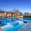 Custom Swimming Pools