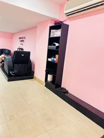 Riffa, Shops, BHD 8000,  A Running Ladies Beauty Salon For Sale