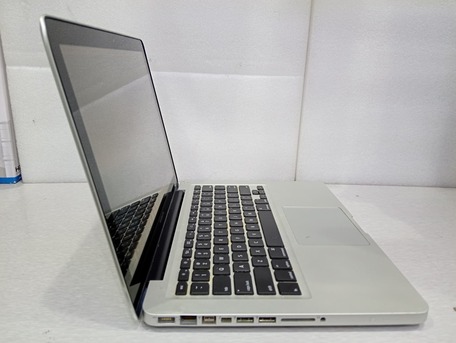 Manama, Computers, BHD 63,  Apple MacBook Pro 8GB RAM 240GB SSD Intel HD Graphics Call WhatsApp: 39548774