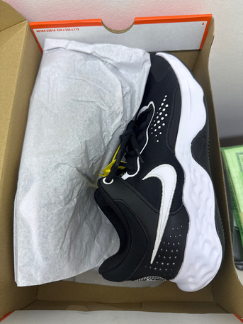 Jeddah, Sporting Goods, SAR 220,  Nike FLY.BY MID 3 Shoes (Brand New)