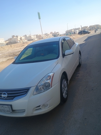 Riyadh, Vehicles, Cars & Trucks , SAR 25000,  Nissan Altima,  2011,  Automatic,  109436 KM,   2.5 S