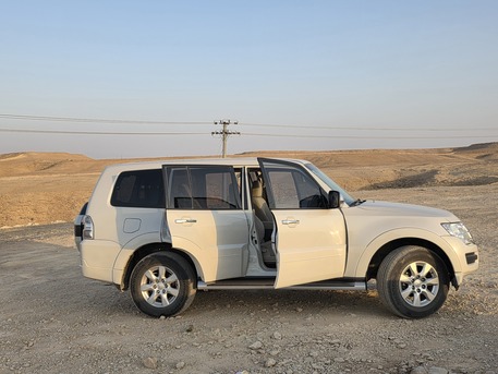 Riyadh, Vehicles, Cars & Trucks , SAR 49500,  Mitsubishi Pajero,  2017,  Automatic,  100000 KM,  Pajero , 100km