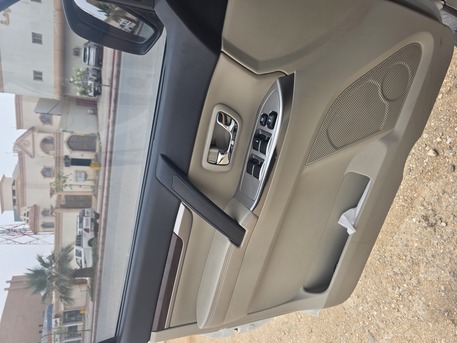 Riyadh, Vehicles, Cars & Trucks , SAR 49500,  Mitsubishi Pajero,  2017,  Automatic,  100000 KM,  Pajero , 100km