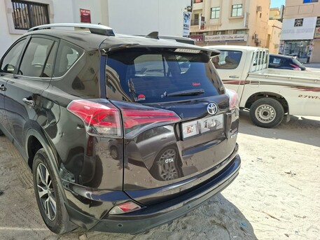 East Riffa, Vehicles, Cars & Trucks , BHD 5300,  Toyota RAV4,  2017,  Automatic,  82000 KM,  No Accident In Engine, Perfect AC, All Four Tire Under Warranty, Minor Accident