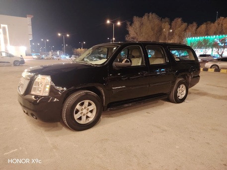 Riyadh, Vehicles, Cars & Trucks , SAR 33000,  Gmc Yukon,  2011,  Automatic,  295000 KM,