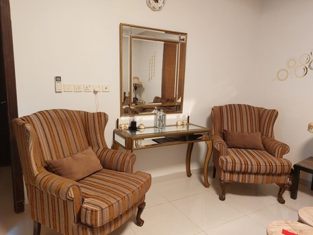 Dammam, Furniture, SAR 1000,  Beautiful & Elegant Sofa (3+2) And 2 Arm Chairs