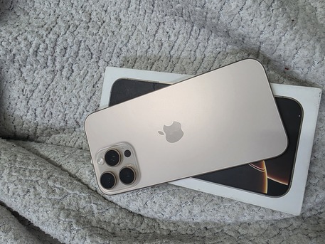 Khobar, Mobile Phones, SAR 3900,  IPhone 16 Pro Max 256gb Sale Swap 100 Battery 26 Cycle Count Only Serious Buyer Contact Me